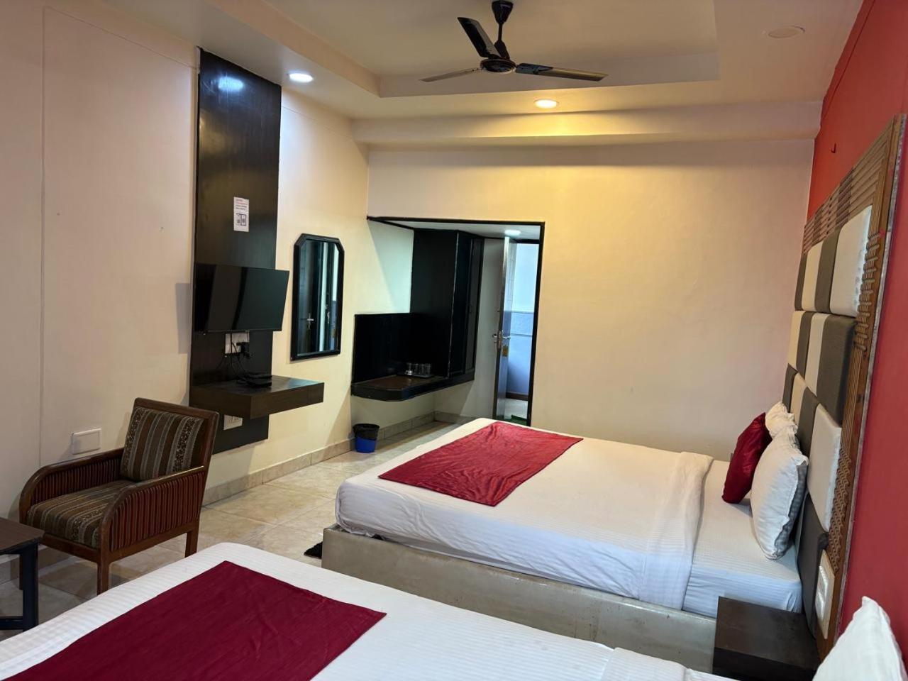 Hotel New Rajdarshan Madikeri Extérieur photo