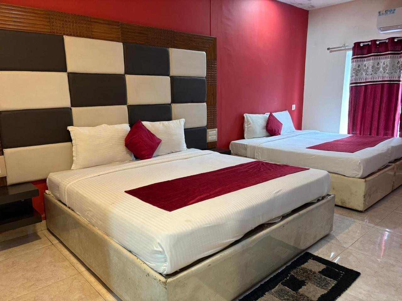 Hotel New Rajdarshan Madikeri Extérieur photo