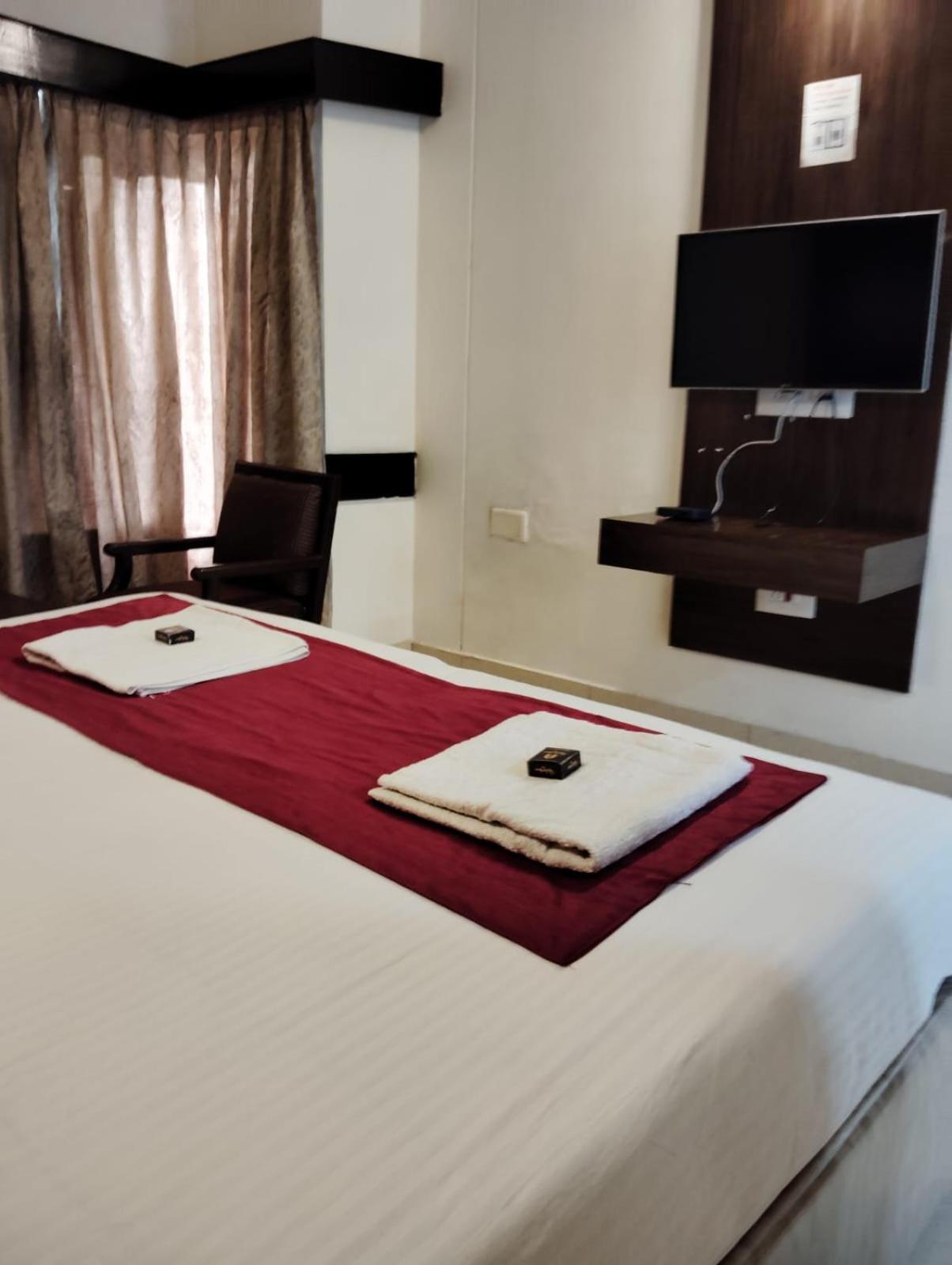Hotel New Rajdarshan Madikeri Extérieur photo